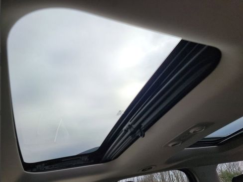 Used 2016 GMC Acadia SLT w/ Open Road Package image 2