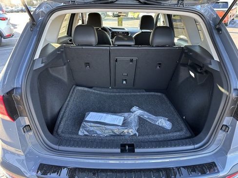 New 2024 Volkswagen Taos SE image 20