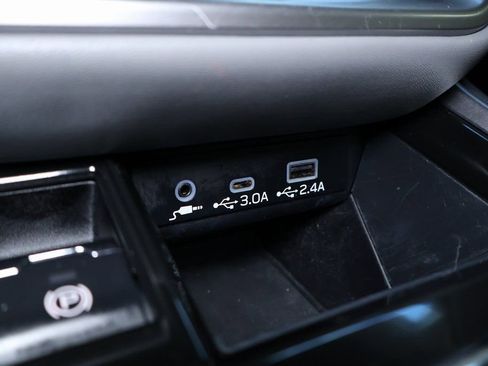 Used 2024 Subaru Outback Premium image 34