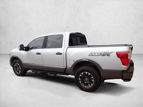Used 2018 Nissan Titan PRO-4X w/ Pro-4x Convenience Package AWD/4WD image 12