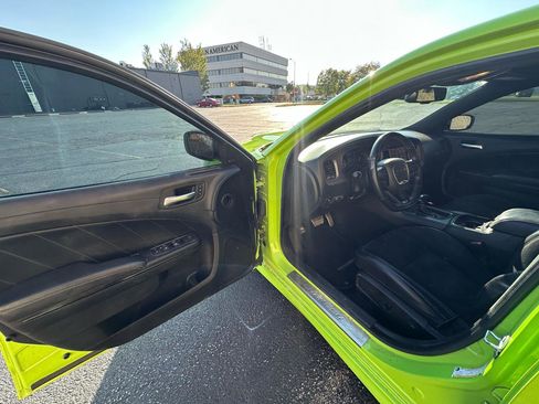 Used 2023 Dodge Charger R/T w/ Plus Group RWD image 9