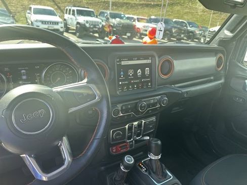 Used 2023 Jeep Gladiator Mojave w/ Cold Weather Group image 18