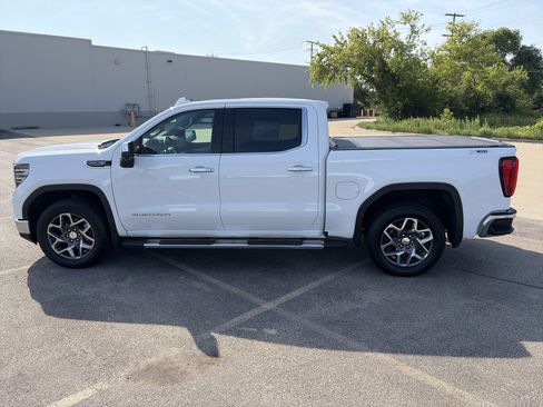 Used 2025 GMC Sierra 1500 SLT w/ SLT Premium Plus Package AWD/4WD image 3