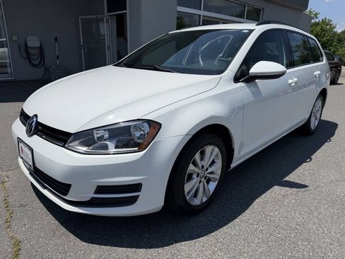 Used 2017 Volkswagen Golf S w/ Driver Assistance Package AWD/4WD image 3