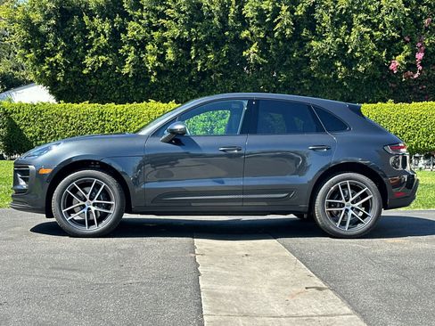 New 2026 Porsche Macan image 2