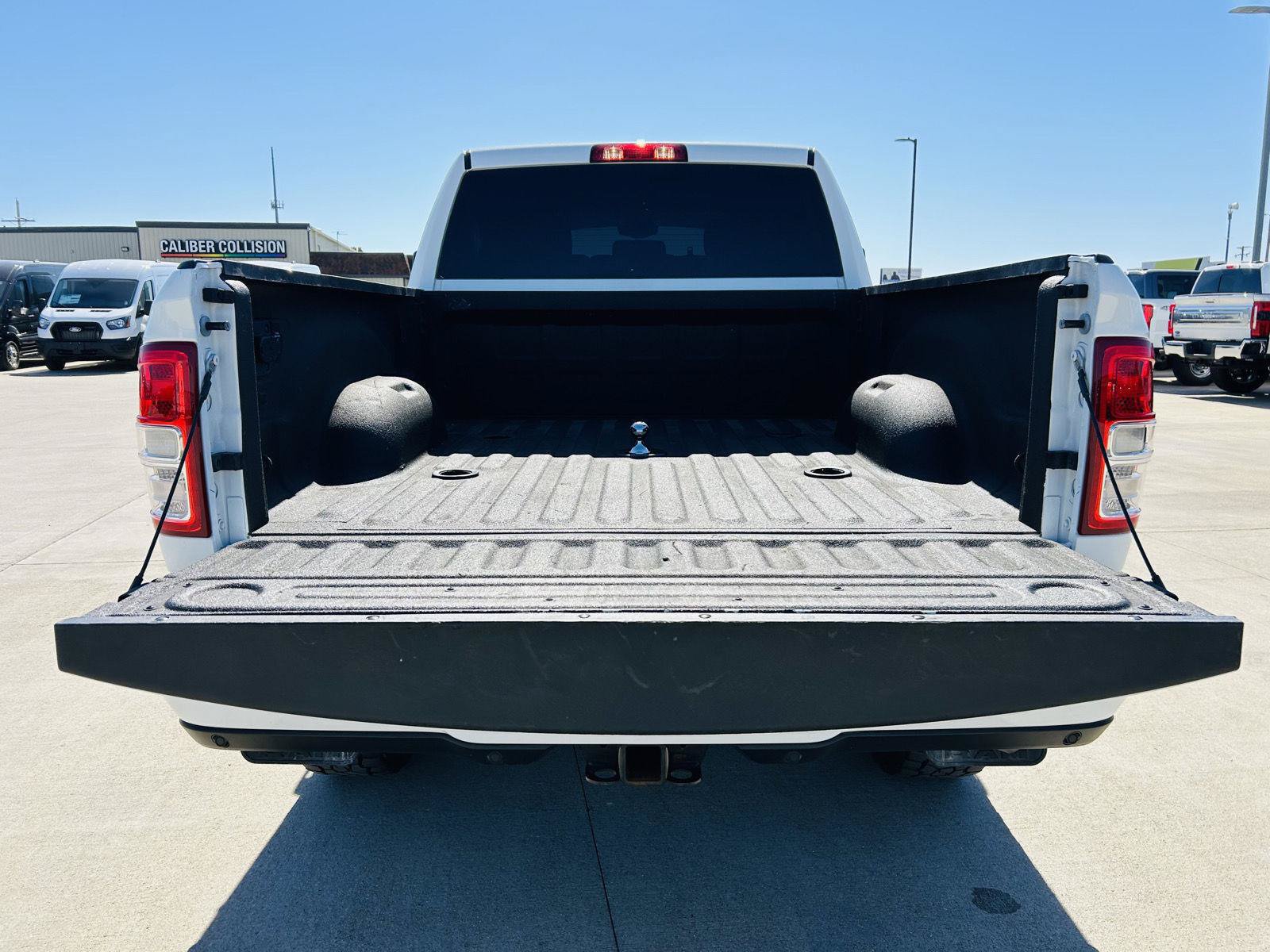 Used 2024 RAM 2500 Big Horn w/ Sport Appearance Package AWD/4WD image 24