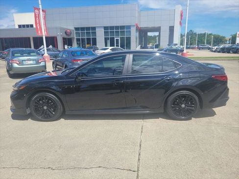 Certified 2025 Toyota Camry SE w/ Convenience Package FWD image 2