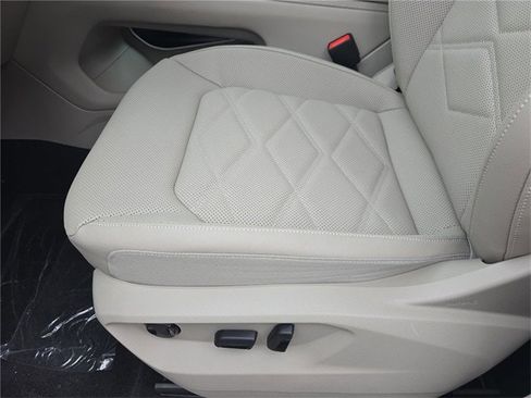 New 2026 Volkswagen Atlas SE image 18