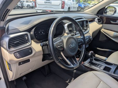 Used 2017 Kia Sorento EX AWD/4WD image 13
