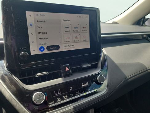 Used 2024 Toyota Corolla Cross LE FWD image 27