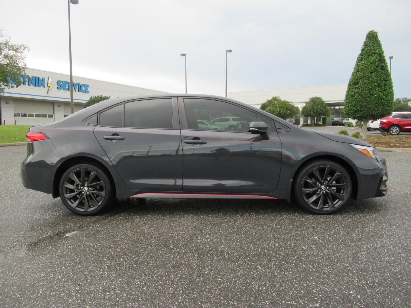 Used 2023 Toyota Corolla SE FWD image 2