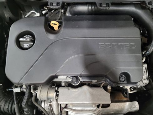 Used 2018 Chevrolet Cruze LS image 30