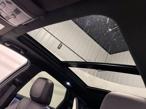 Used 2025 Cadillac XT5 Premium Luxury image 21