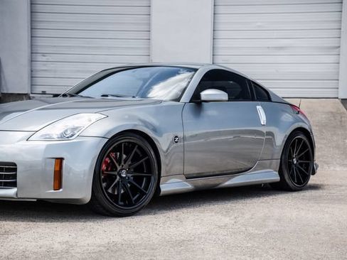 Used 2006 Nissan 350Z Coupe RWD image 32
