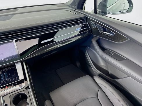 New 2025 Audi Q7 3.0T Prestige image 21