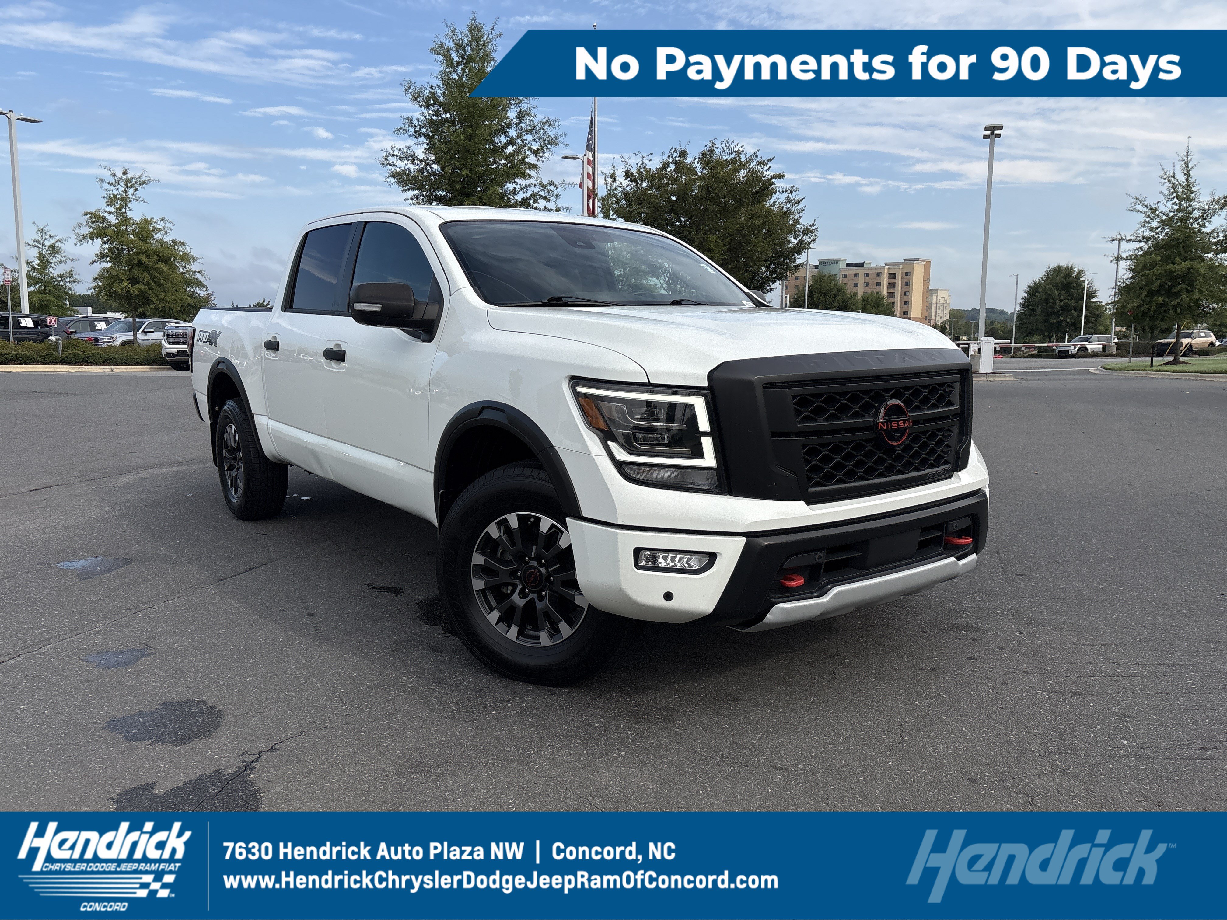 Used 2023 Nissan Titan PRO-4X w/ Pro-4x Convenience Package AWD/4WD image 1