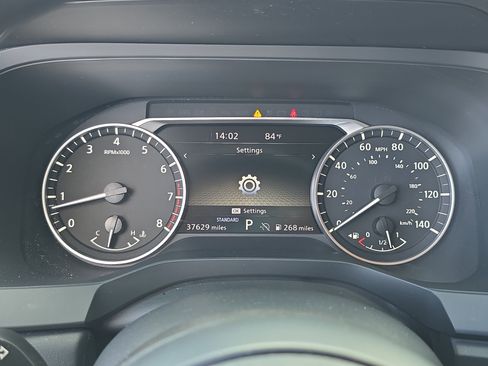 Used 2024 Nissan Pathfinder S image 23