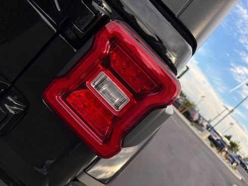 Used 2021 Jeep Wrangler Sport image 36