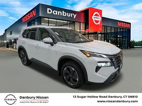 Certified 2025 Nissan Rogue SV w/ SV Premium Package AWD/4WD image 1