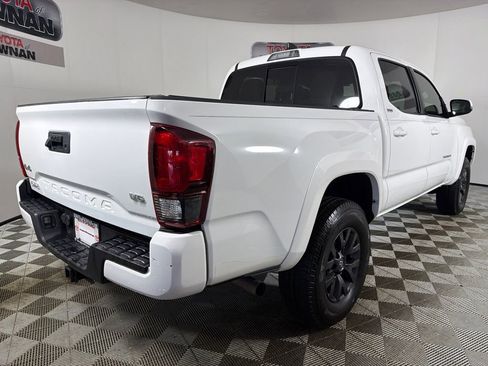 Used 2022 Toyota Tacoma SR5 w/ Technology Package AWD/4WD image 3