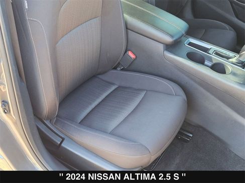 Used 2024 Nissan Altima 2.5 S image 32