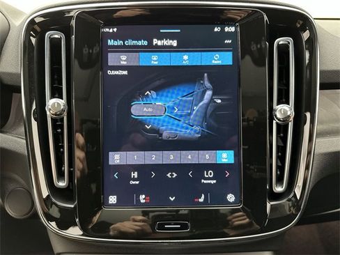 Certified 2022 Volvo C40 P8 Recharge Ultimate image 19