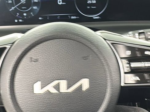 Used 2025 Kia Seltos SX image 24