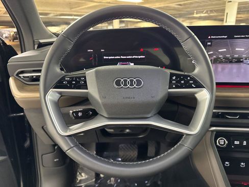 Used 2025 Audi Q5 Premium Plus w/ Premium Plus AWD/4WD image 24