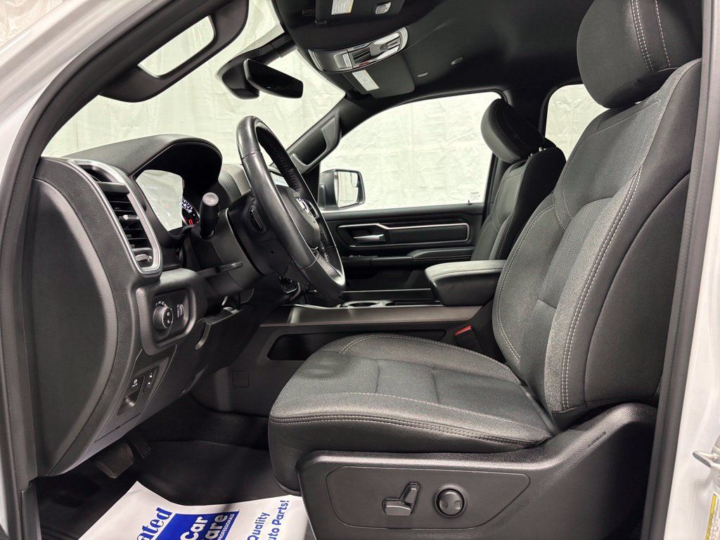 Used 2022 RAM 1500 Big Horn AWD/4WD image 14