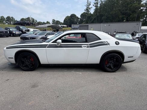 Used 2012 Dodge Challenger R/T RWD image 8