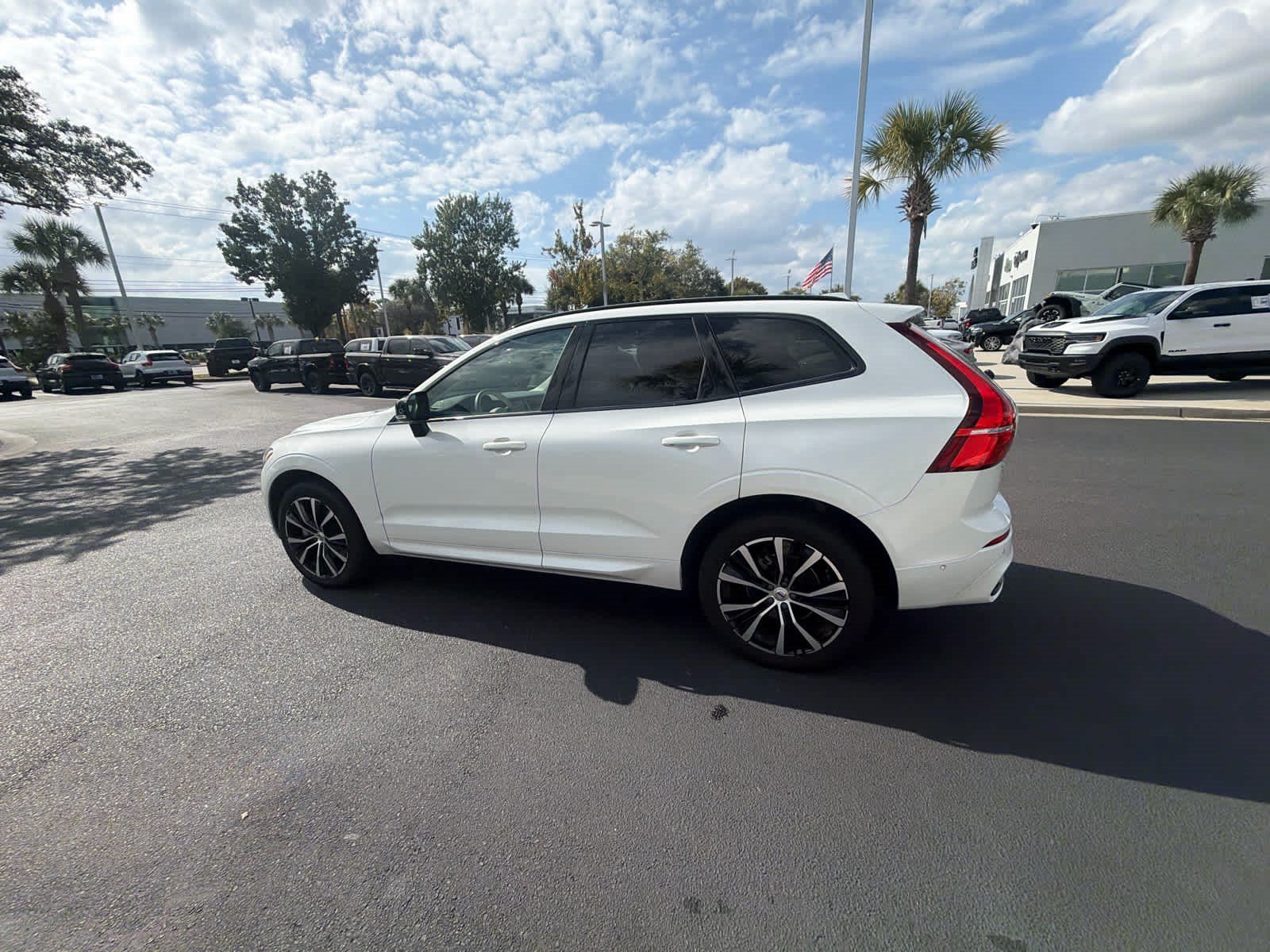 Used 2024 Volvo XC60 B5 Plus w/ Climate Package AWD/4WD image 12