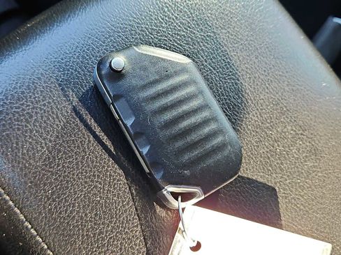 Used 2022 Jeep Gladiator Sport image 33