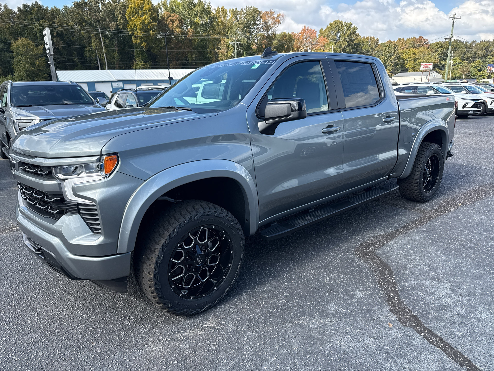 New 2026 Chevrolet Silverado 1500 RST w/ Z71 Off-Road Package AWD/4WD image 1