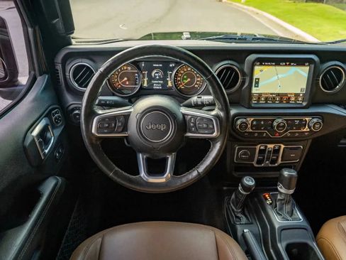 Used 2021 Jeep Wrangler Unlimited Sahara AWD/4WD image 18