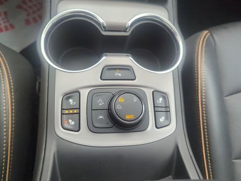 Certified 2024 GMC Terrain AT4 w/ Infotainment Package II AWD/4WD image 32