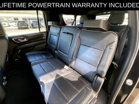 Used 2024 Chevrolet Suburban Premier image 29