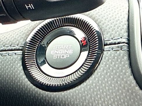 New 2026 Jeep Compass Latitude image 9