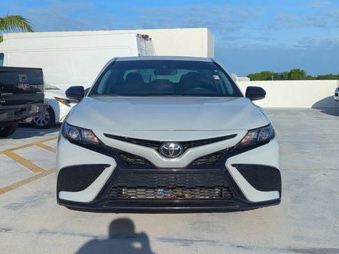 Used 2023 Toyota Camry SE w/ Convenience Package FWD image 2