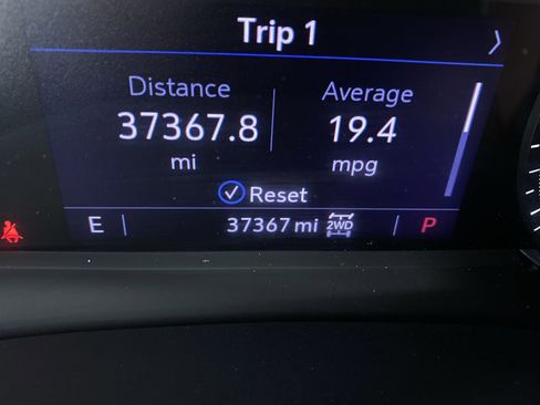 Certified 2022 Cadillac XT5 Premium Luxury w/ LPO, Floor Liner Package image 4