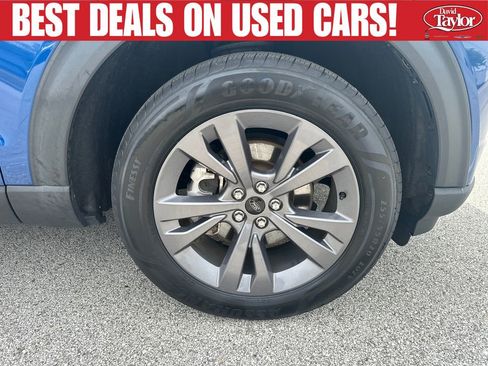Used 2022 Ford Explorer XLT w/ Equipment Group 202A AWD/4WD image 32