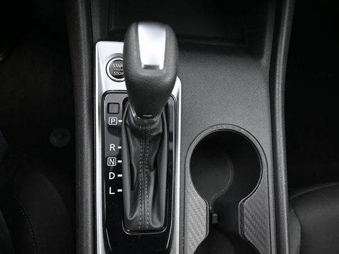 Used 2025 Nissan Altima 2.5 SV FWD image 15