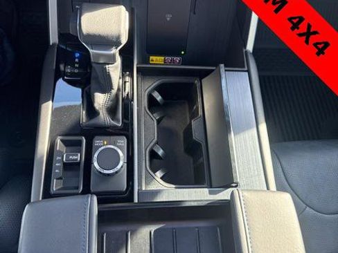 Certified 2025 Toyota Sequoia Platinum image 24