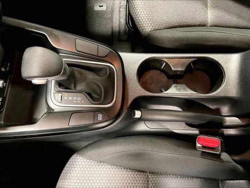 Used 2025 Kia Soul LX FWD image 17
