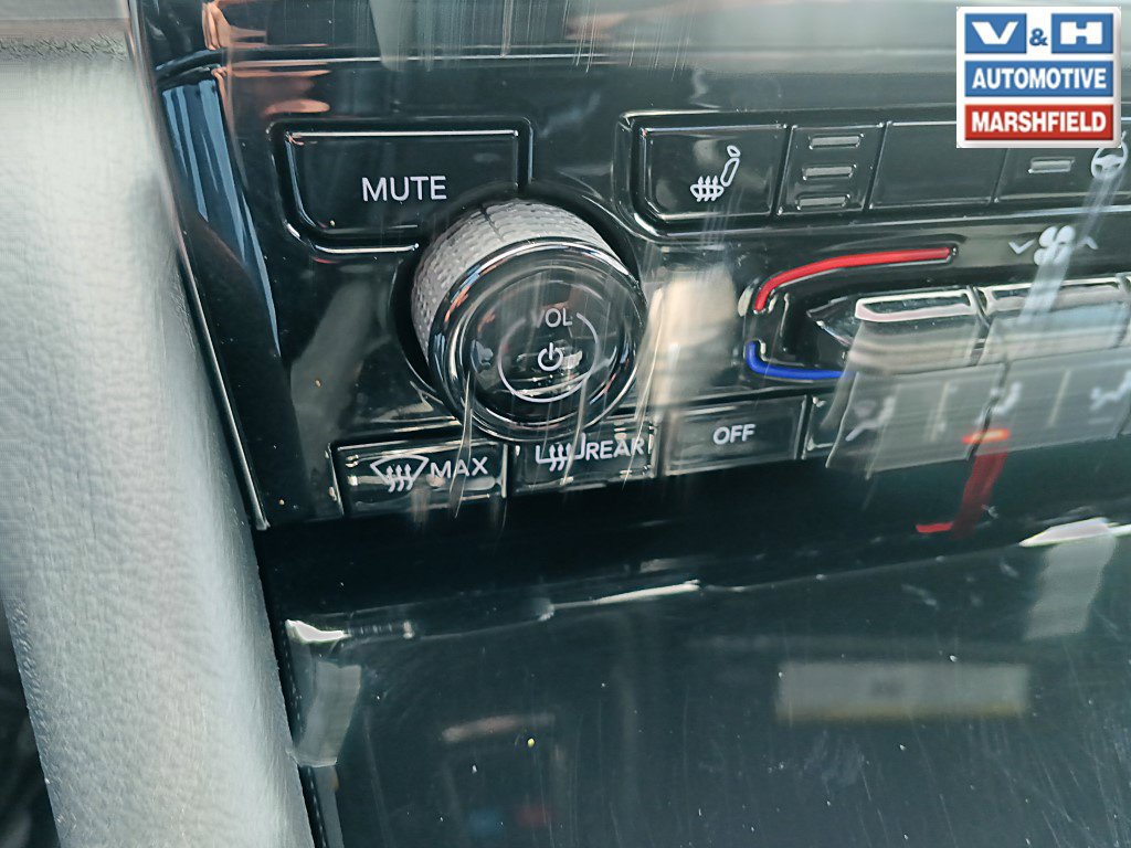 Used 2024 Jeep Grand Cherokee Altitude AWD/4WD image 7