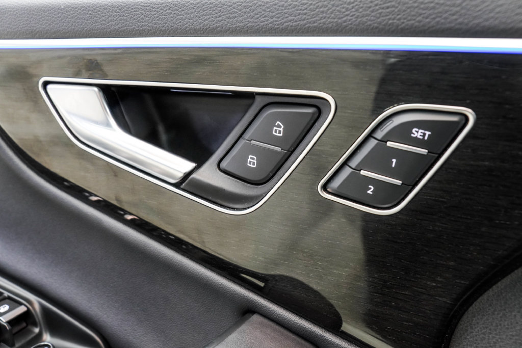 Used 2025 Audi Q7 3.0T Premium Plus AWD/4WD image 42