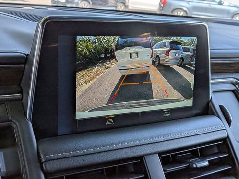 Used 2023 Chevrolet Suburban Premier image 25