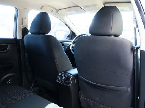 Used 2021 Nissan Rogue Sport S image 28