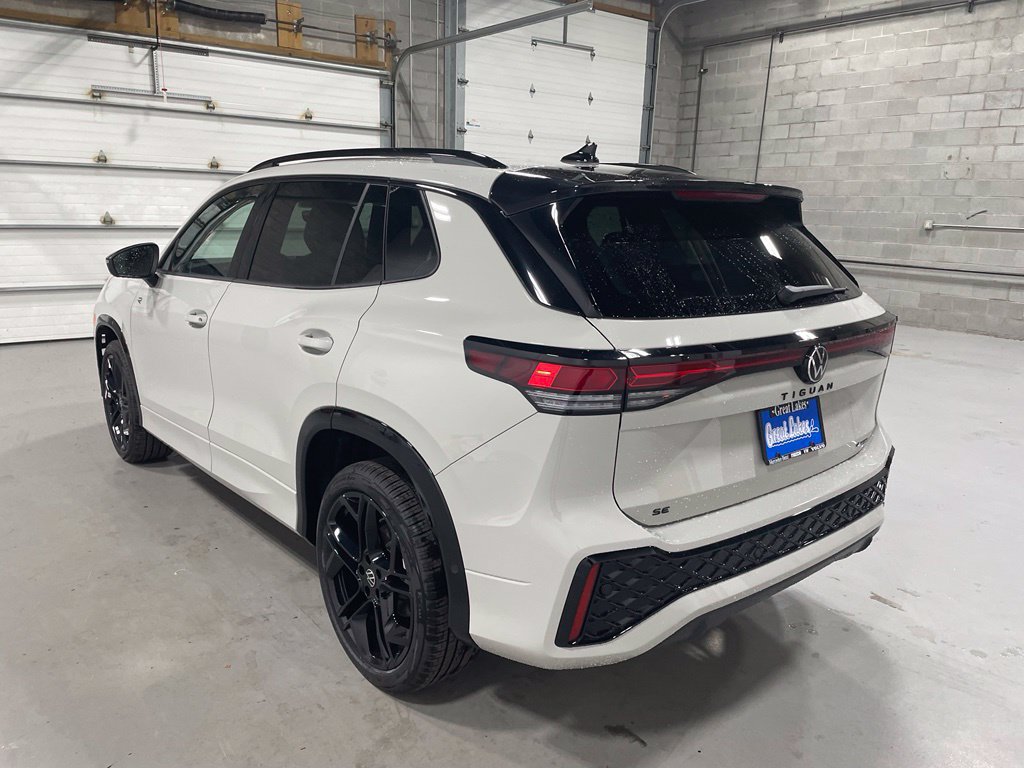 New 2026 Volkswagen Tiguan SE R-Line AWD/4WD image 3