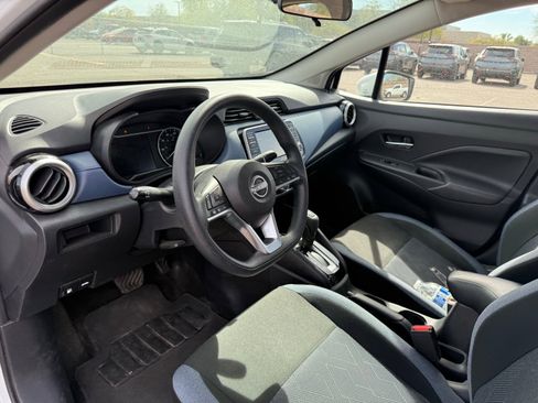 Used 2025 Nissan Versa SV image 13