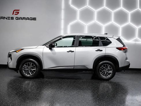 Used 2024 Nissan Rogue S AWD/4WD image 7